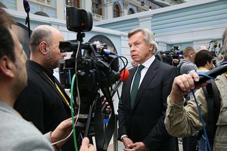 Пушков считает, что ЕС из-за санкций в отношении России попал в свою же