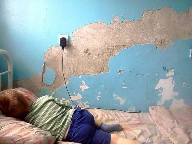 В 40% детских поликлиник и больниц России нет отопления, в 30% - водопровода и канализации, сообщает Счетная палата