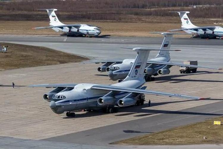 Бизнес активно включается в борьбу с коронавирусом. В Россию доставляются медицинские грузы