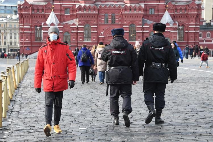 Собянин готов закрыть точки общественного питания и парки из-за коронавируса