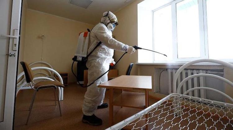 Коронавирус 27 марта: санатории закрываются до июня, у Бориса Акунина обнаружили COVID-19