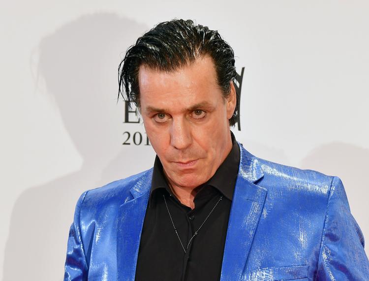 В Rammstein опровергли информацию о заражении Линдеманна коронавирусом