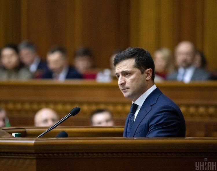 Зеленский сообщил об угрозе дефолта на Украине