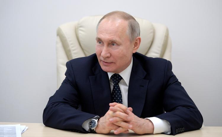 Дмитрий Песков рассказал, что Владимир Путин регулярно тестируется на коронавирус