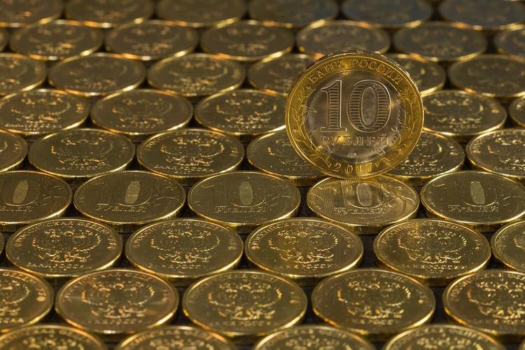 Экономист оценил падение доллара ниже 76 рублей