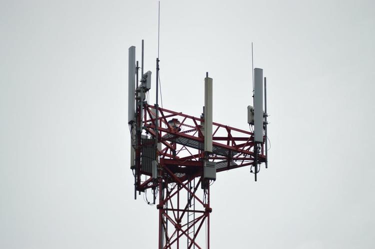 Жители пригорода Ливерпуля и востока Англии нападают на вышки 5G из-за коронавируса