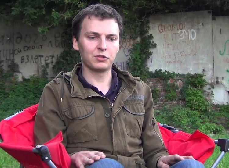 С эпидемией борются враньем и лестью