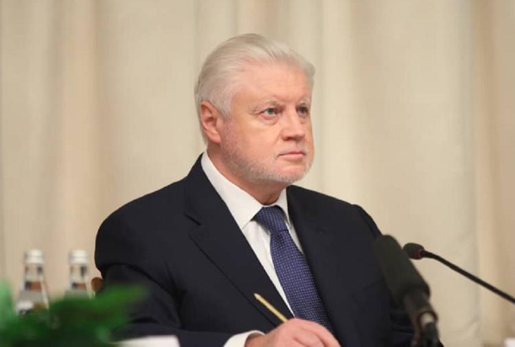Миронов предложил депутатам отдать свою зарплату врачам