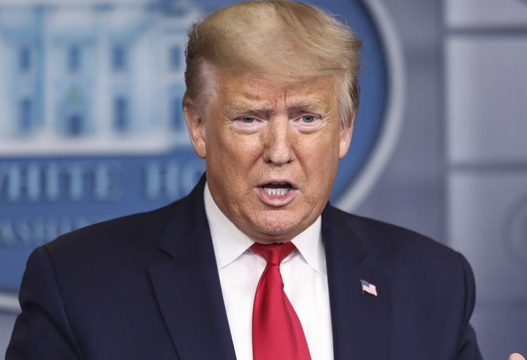 Трамп: в США коронавирус унесет жизни менее 100 тыс. человек