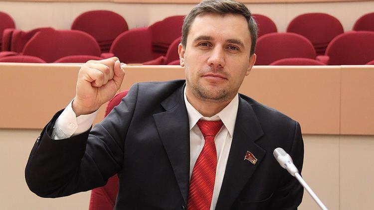 «Вы что, голодных хотите уговорить, что они сыты?», депутат возмутился мерами по поддержке бизнеса и населения во время пандемии