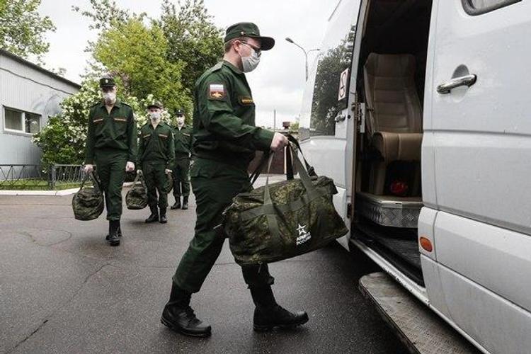 «Загоняют скопом, лишь бы выполнить план», в Союзе солдатских матерей сообщили, что военкоматы не соблюдают карантинных мер