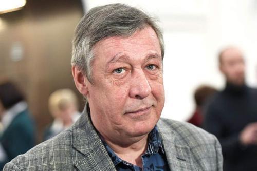 Юрист рассказал, сколько Захаровы могут отсудить у Ефремова денег