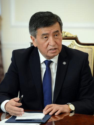 Киргизского президента «посадили мимо стула»