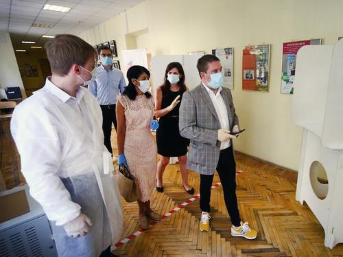 Политологи отмечают хорошую организацию голосования по Конституции