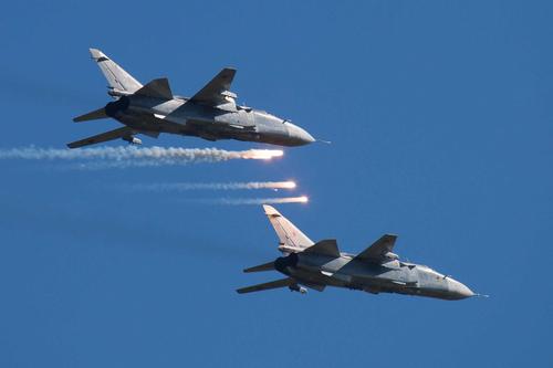Россия провела эксперимент по применению «стаи» истребителей Cу-35 под управлением Су-57