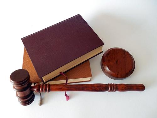 Суд не смог принять решение по поводу оглашения переписки историка Соколова с Ещенко