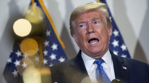 Трамп Трамп глух к расовым вопросам. Он затевает драку, в которой не может победить