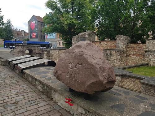 Двойные стандарты: День памяти жертв Холокоста в Латвии