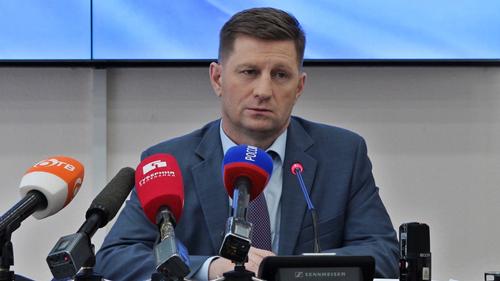Пресс-секретарь Фургала рассказала, что на него оказывалось давление. Она не верит, что он мог физически устранять конкурентов