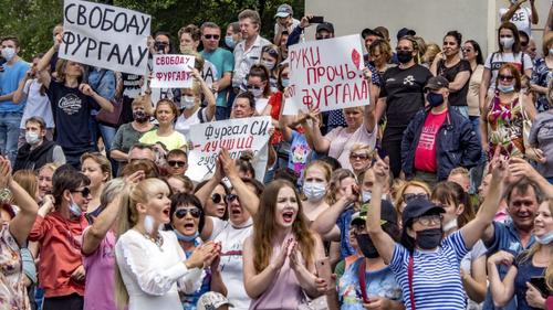 «Фургала не отдадим!» Несанкционированные митинги в Хабаровске продолжаются до сих пор