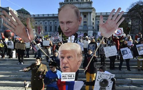 Бывший агент ФБР публикует книгу, которая муссирует вопрос: является ли Дональд Трамп агентом Москвы?