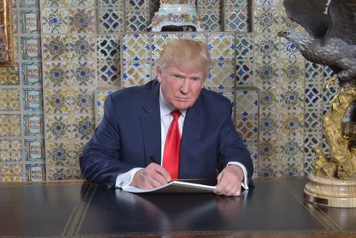 Трамп запретил журналисту «делать это» во время спора про коронавирус в США