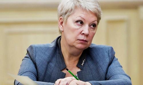 Бывшему министру просвещения подыскали теплое местечко с окладом более полумиллиона рублей