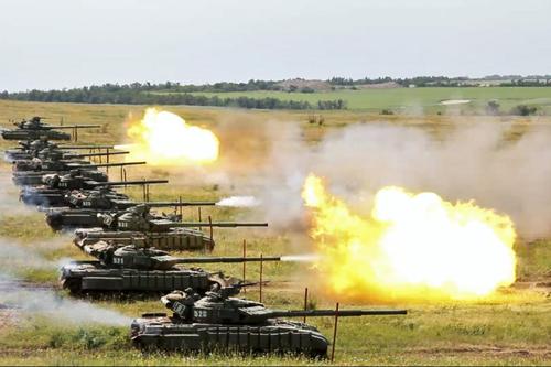 На военных полигонах Сибири и Поволжья гремит канонада