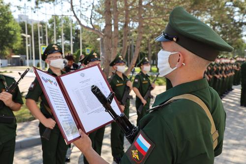 Научные роты Технополиса «ЭРА» пополнились молодыми учеными