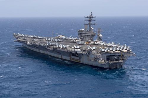 Sohu поведало о «бегстве» авианосца США из Средиземного моря из-за российской подлодки