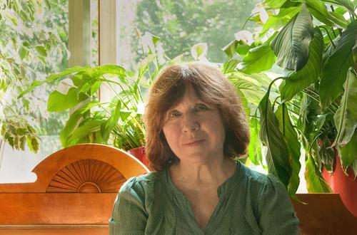 Алексиевич поделилась слухами, что в Белоруссии разгонять протесты могут сотрудники российского ОМОНа