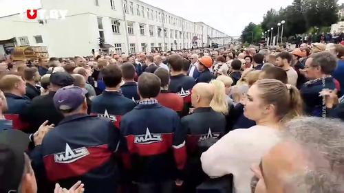 «Для начала, я пока живой и не за границей»