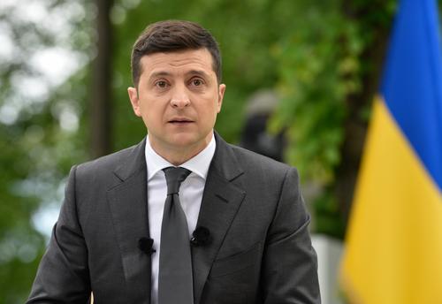 Зеленский раскритиковал решение Минска о передаче задержанных россиян Москве