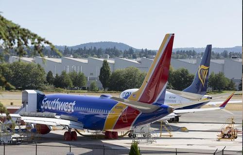 Boeing переименовал одну из марок самолета после катастроф