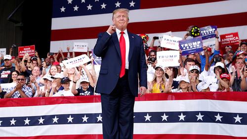 Дональд Трамп Трамп догоняет Байдена по популярности среди избирателей
