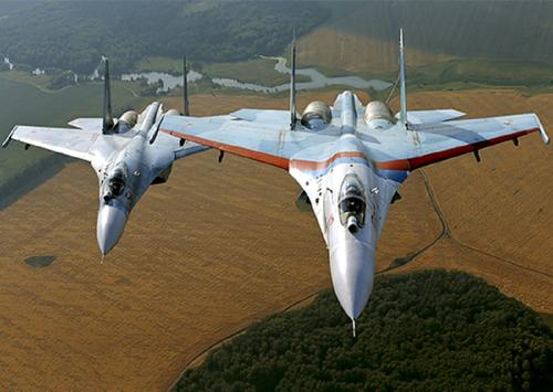Российский Су-27 перехватил американский самолет RC-135 над Черным морем