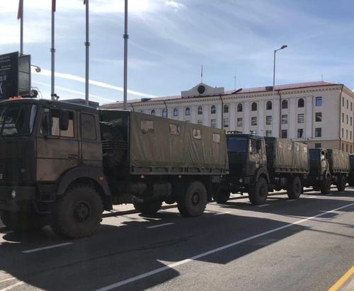В Минске начали задерживать участников акции и доставлять в отделения милиции