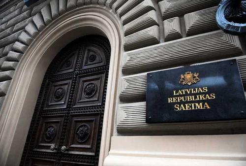 Сейм Латвии в первом чтении поддержал идею о запрете георгиевских лент