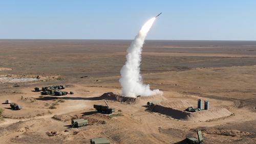 Зенитчики ЦВО проведут учебно-боевые стрельбы ЗРС С-400 «Триумф» в Астраханской области