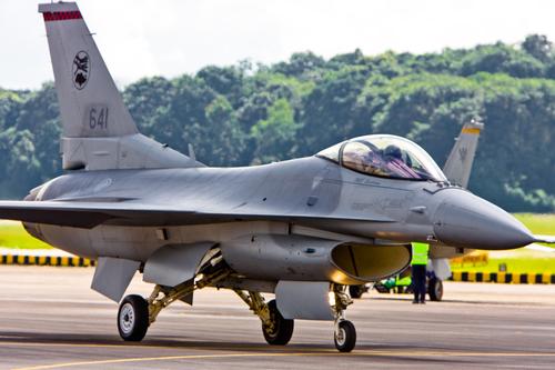 Болгария планирует закупить для своих ВВС американские самолеты F-16 и укрепить свое союзничество с США