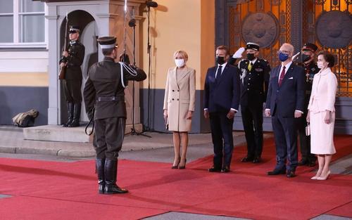 Что принесет для Латвии визит Эммануэля Макрона