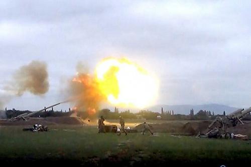 Артиллерия азербайджанских войск обстреляла Степанакерт