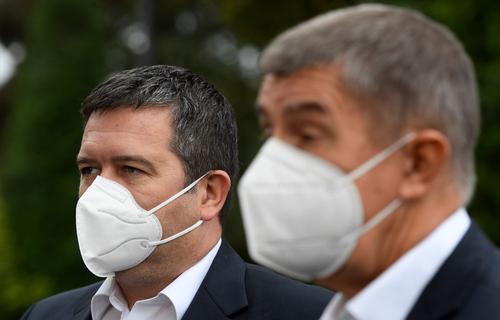 Глава МВД Чехии заразился коронавирусом