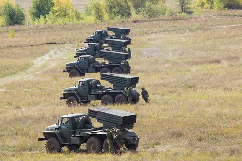 Под Оренбургом прошли учения артиллеристов и ракетчиков