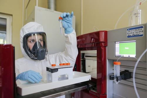 Вирусолог Малинникова объяснила, от чего зависит риск заражения COVID-19