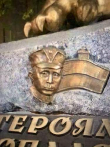 Шарий считает, что памятник лидеру ОУН, установленный во Львове, похож на Владимира Путина
