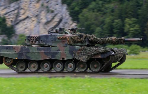 Венгры жалеют, что отказались от российских Т-27 в пользу немецких Leopard 2
