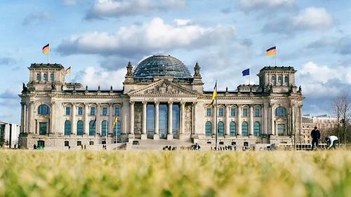 Представители почти всех фракций бундестага проголосовали за «Северный поток — 2»
