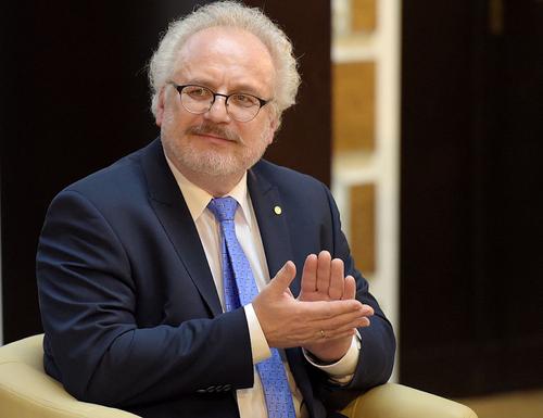 Мнение: Мы не ожидали, что президенту увеличат зарплату