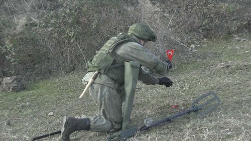 МО РФ сообщает, что в Карабахе разминировано 29 гектаров местности